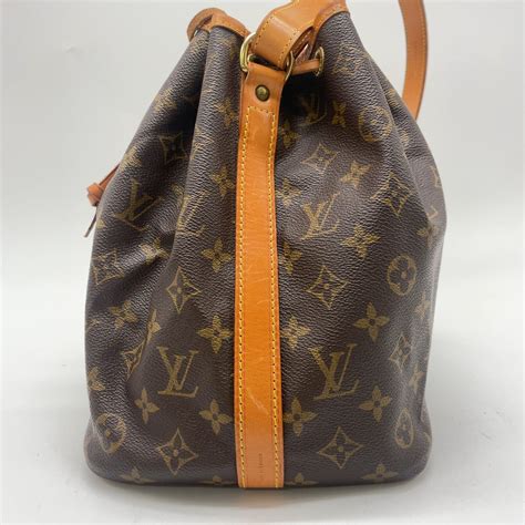 lv m40818|Petit Noé Monogram .